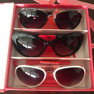 Velvet Eyewear “Velvet” Style Box